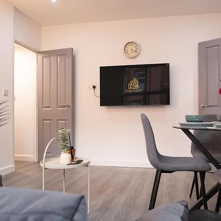 Apartment Contractor & Family Stay • 2Br House • Parking *